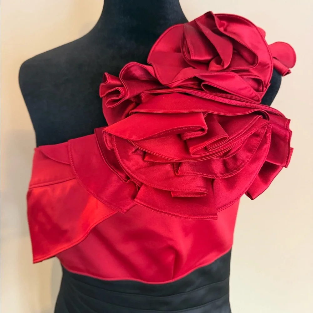 Karen Millen One Shoulder Red and Black Rosette Dress - Picture 6 of 7